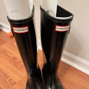Tall HUNTER Black Shiny Boots size 6 EU 37 with Hunter socks